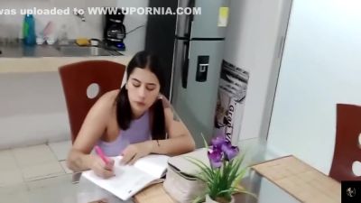 Candy Rouse, Vayolet Fox And Gay Porn - Visito A Sobrina De Mi Esposa En Su Cuarto Y Asi De Facil La Agarro Acostadita En Su Cama - Porno En Espanol 10 Min - gaymotors.miporno.org